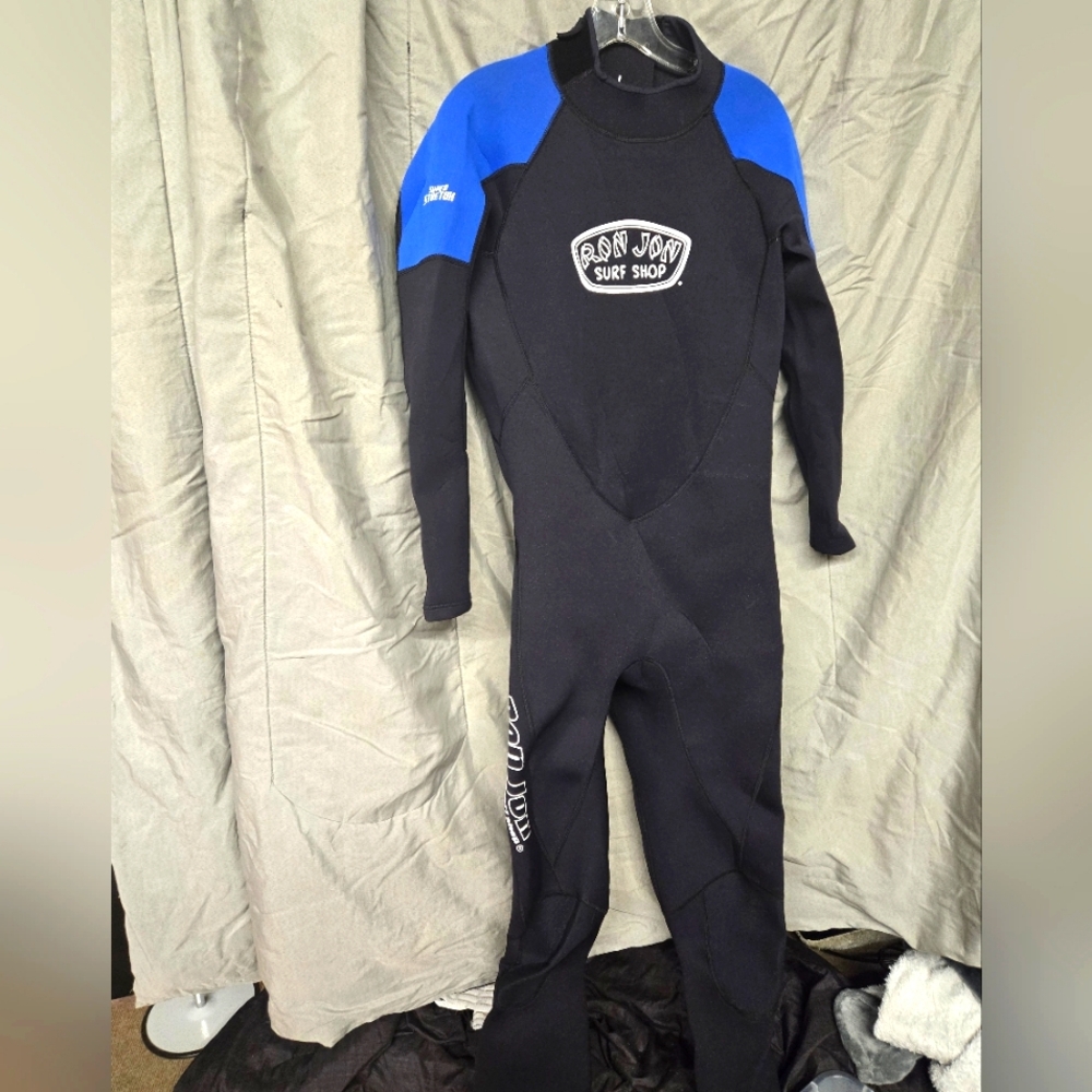 Ron Jon wet suit